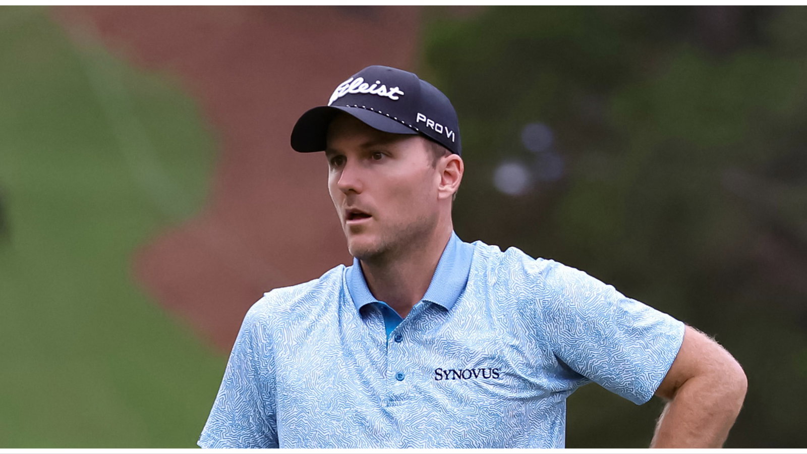 "TOTAL BS!" Golf fans call for rule change after tour pro gets horrific break